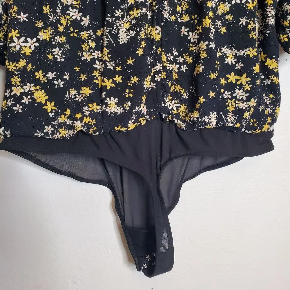 Free People Dessa Dark Ditsy Floral Puff Sleeve Bodysuit M Black Cutout Fairy